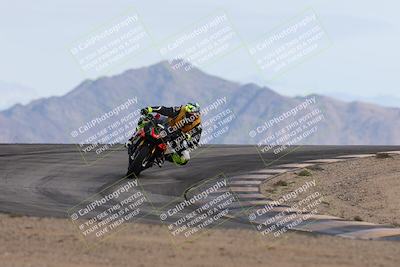 media/Nov-16-2025-Race Pace (Sun) [[8c5fa54630]]/Non Verified Riders (1st 20 Minutes)/6-Turn 12 (2pm)/